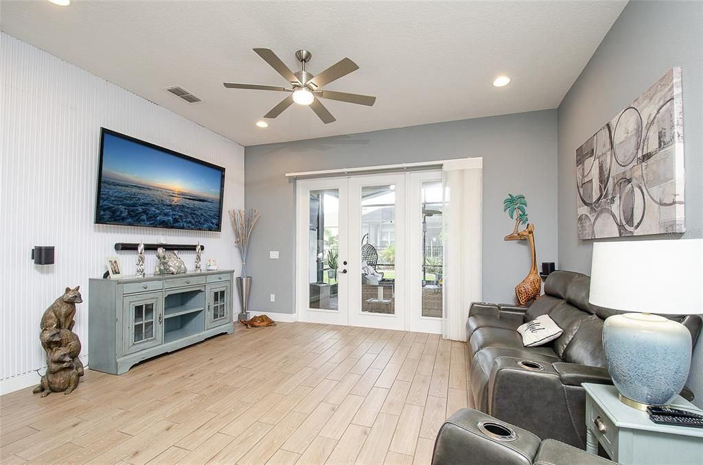 Active With Contract: $339,900 (2 beds, 2 baths, 1557 Square Feet)