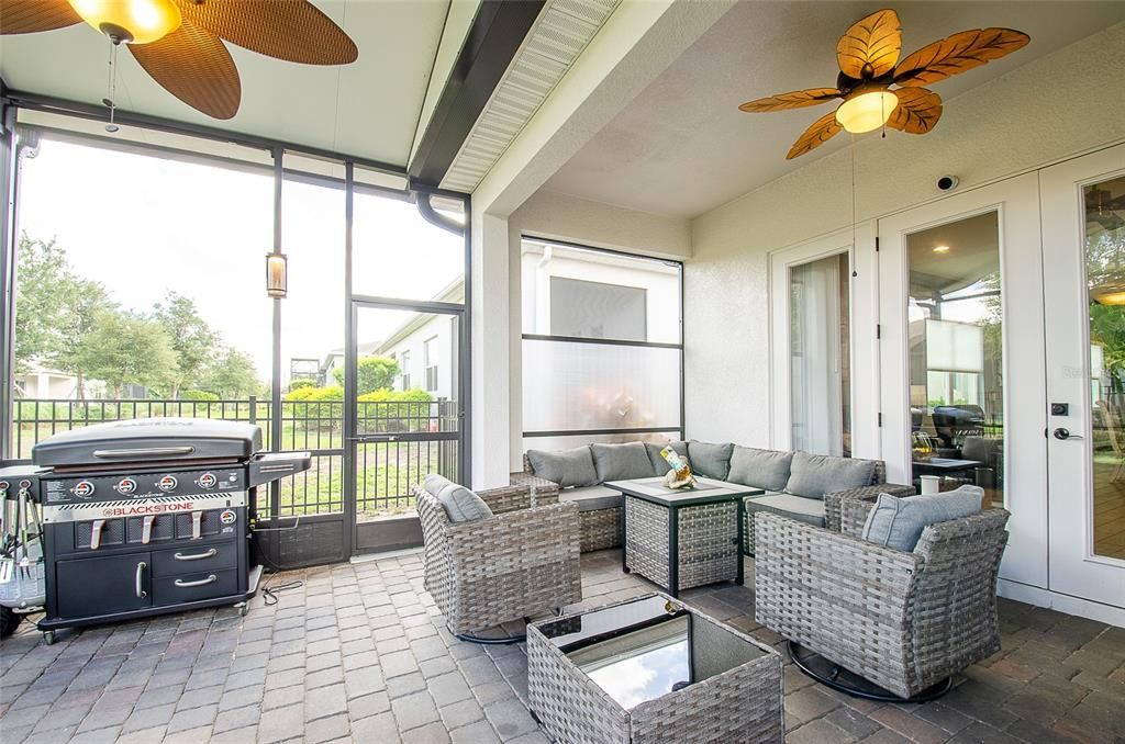 Active With Contract: $339,900 (2 beds, 2 baths, 1557 Square Feet)