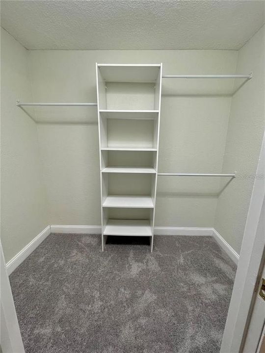 合同活跃: $1,150 (1 贝兹, 1 浴室, 600 平方英尺)