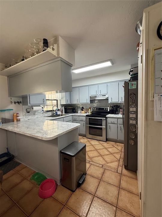 Под контрактом: $230,000 (4 спален, 2 ванн, 1602 Квадратных фут)