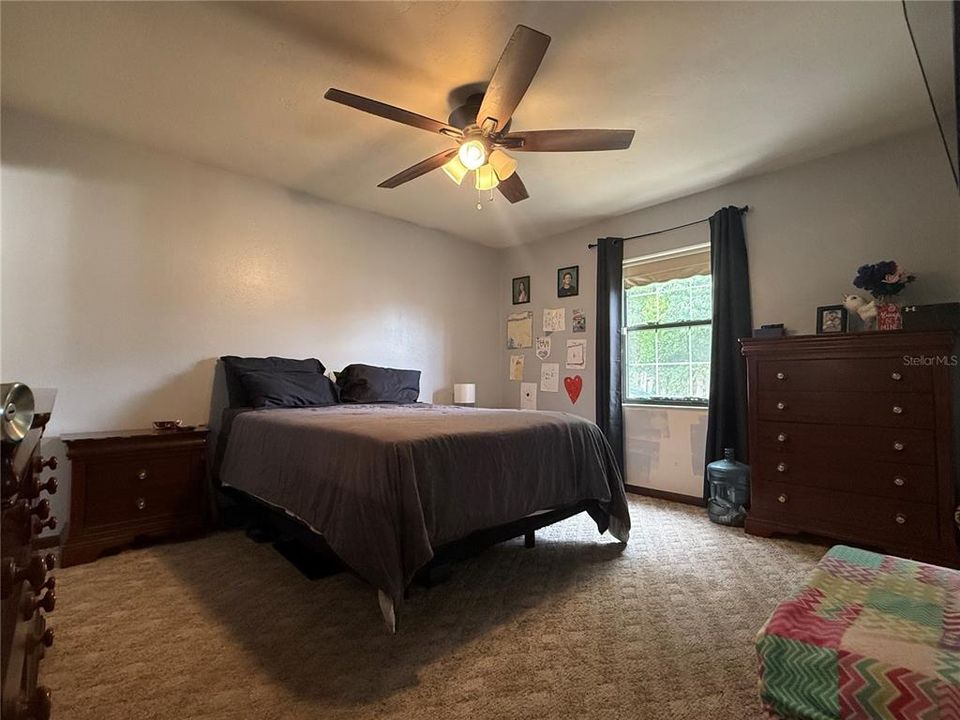 Под контрактом: $230,000 (4 спален, 2 ванн, 1602 Квадратных фут)