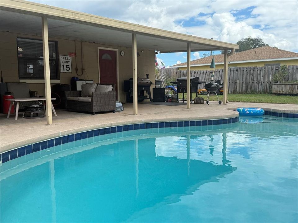 Под контрактом: $230,000 (4 спален, 2 ванн, 1602 Квадратных фут)