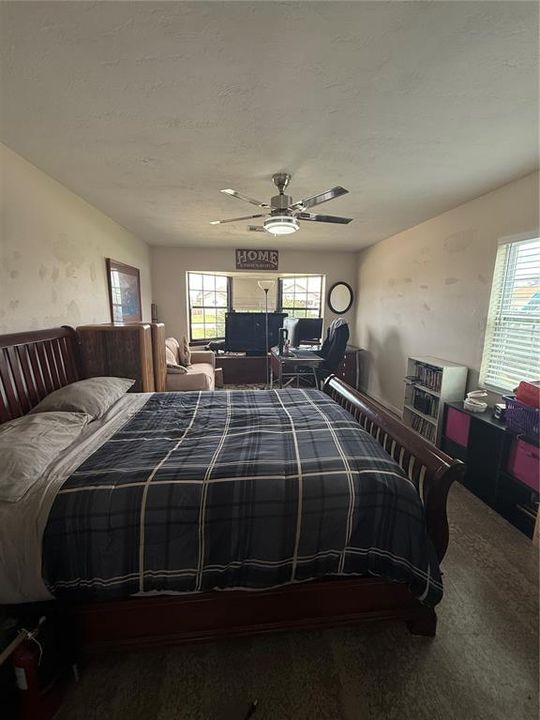 Под контрактом: $230,000 (4 спален, 2 ванн, 1602 Квадратных фут)