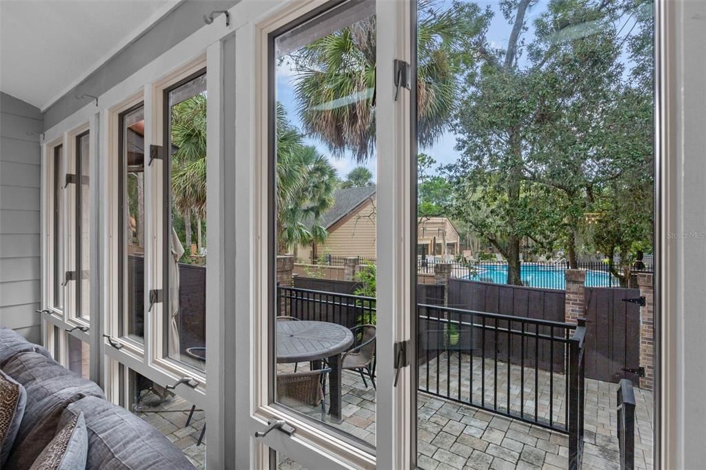 合同活跃: $799,900 (5 贝兹, 3 浴室, 3785 平方英尺)