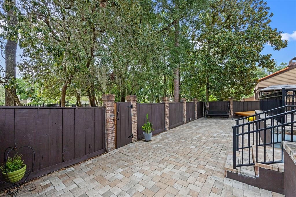 合同活跃: $799,900 (5 贝兹, 3 浴室, 3785 平方英尺)