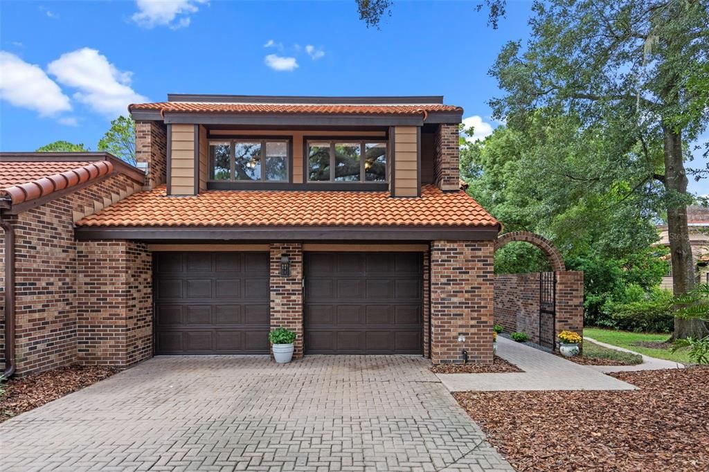 合同活跃: $799,900 (5 贝兹, 3 浴室, 3785 平方英尺)