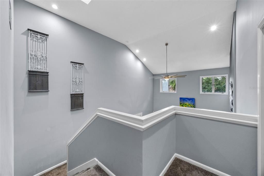 合同活跃: $799,900 (5 贝兹, 3 浴室, 3785 平方英尺)