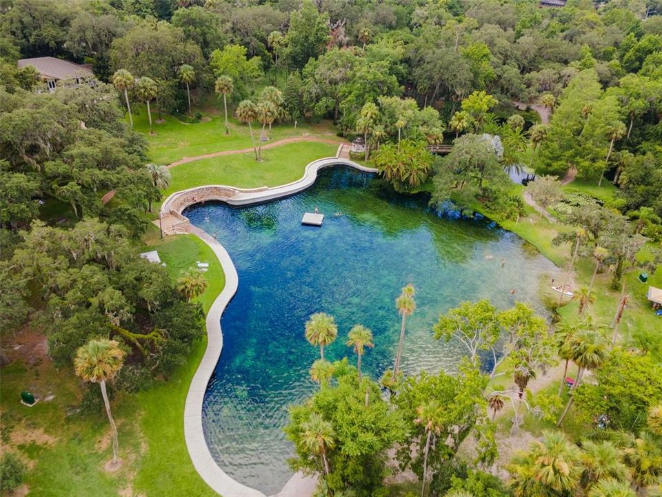 合同活跃: $799,900 (5 贝兹, 3 浴室, 3785 平方英尺)