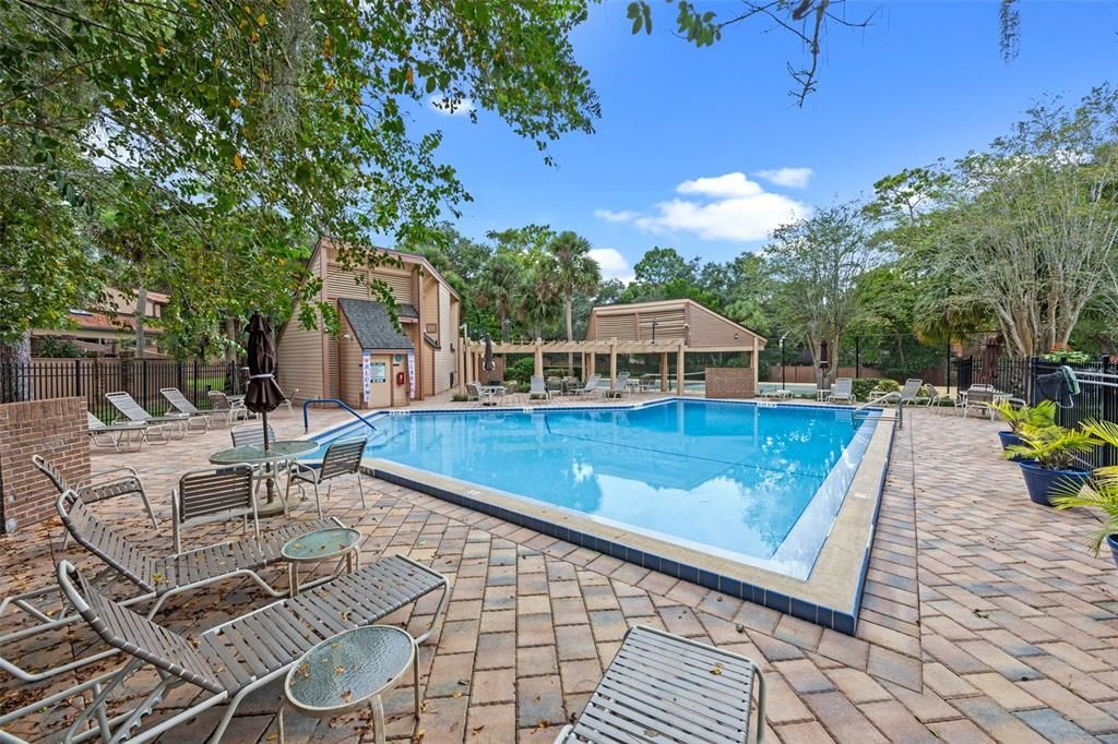 合同活跃: $799,900 (5 贝兹, 3 浴室, 3785 平方英尺)