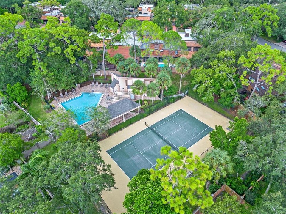 合同活跃: $799,900 (5 贝兹, 3 浴室, 3785 平方英尺)