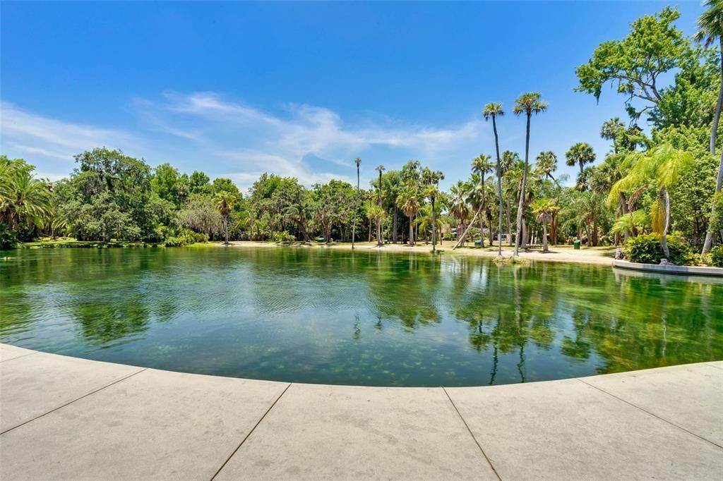 合同活跃: $799,900 (5 贝兹, 3 浴室, 3785 平方英尺)