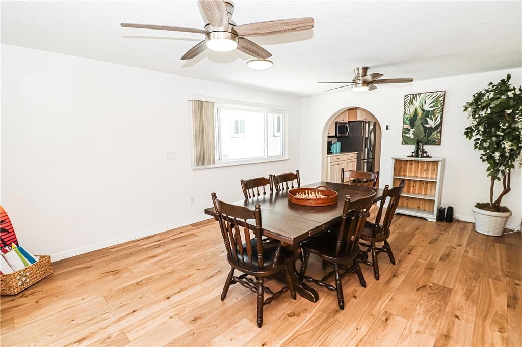 Activo con contrato: $399,000 (3 camas, 2 baños, 1442 Pies cuadrados)