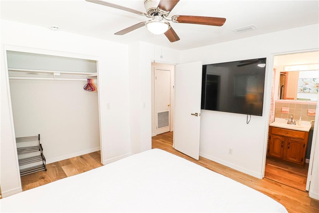 Activo con contrato: $399,000 (3 camas, 2 baños, 1442 Pies cuadrados)