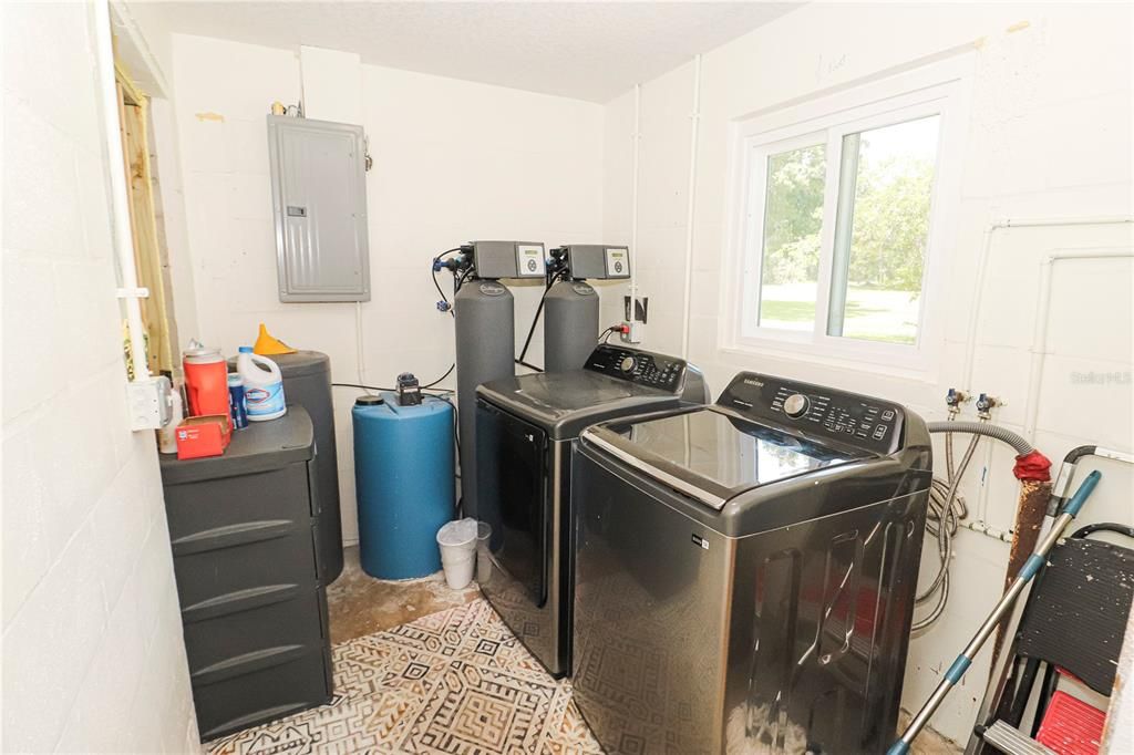 Activo con contrato: $399,000 (3 camas, 2 baños, 1442 Pies cuadrados)