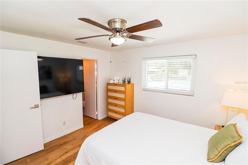 Activo con contrato: $399,000 (3 camas, 2 baños, 1442 Pies cuadrados)