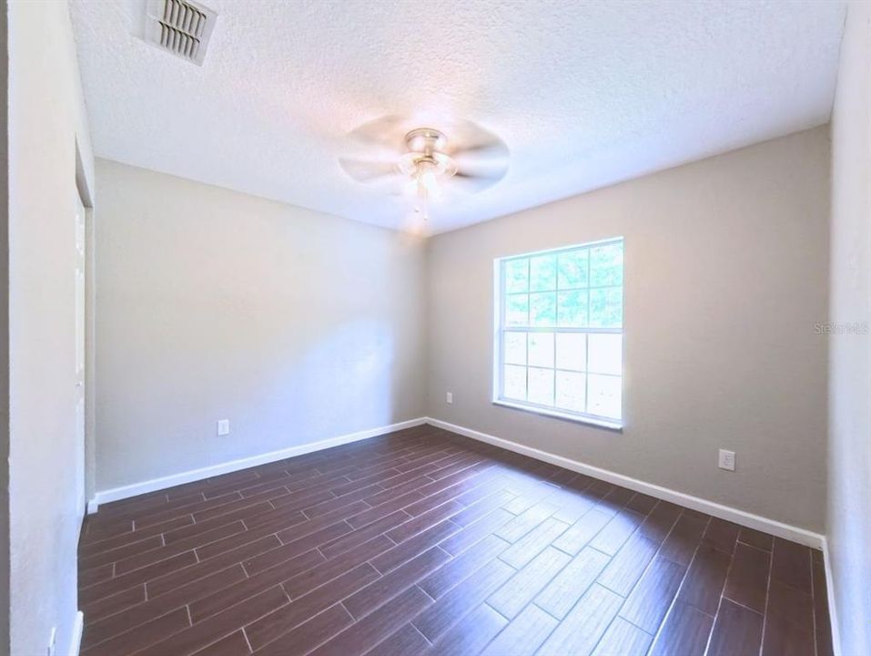 Activo con contrato: $299,999 (3 camas, 2 baños, 1362 Pies cuadrados)