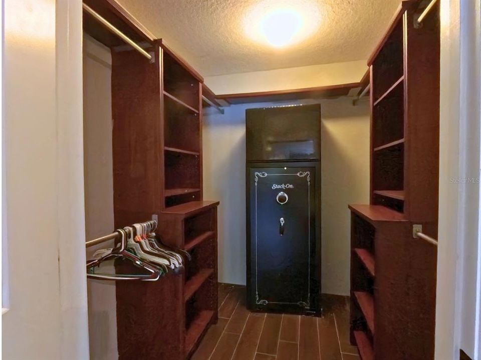 Activo con contrato: $299,999 (3 camas, 2 baños, 1362 Pies cuadrados)