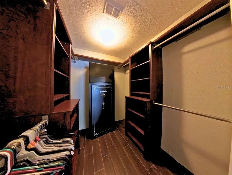 Activo con contrato: $299,999 (3 camas, 2 baños, 1362 Pies cuadrados)