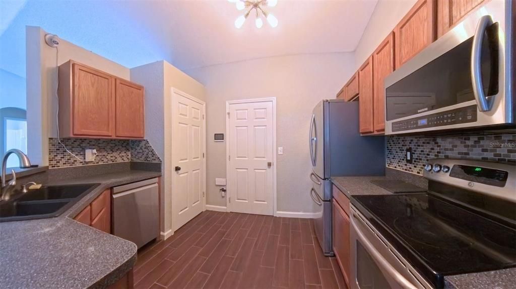 Activo con contrato: $299,999 (3 camas, 2 baños, 1362 Pies cuadrados)