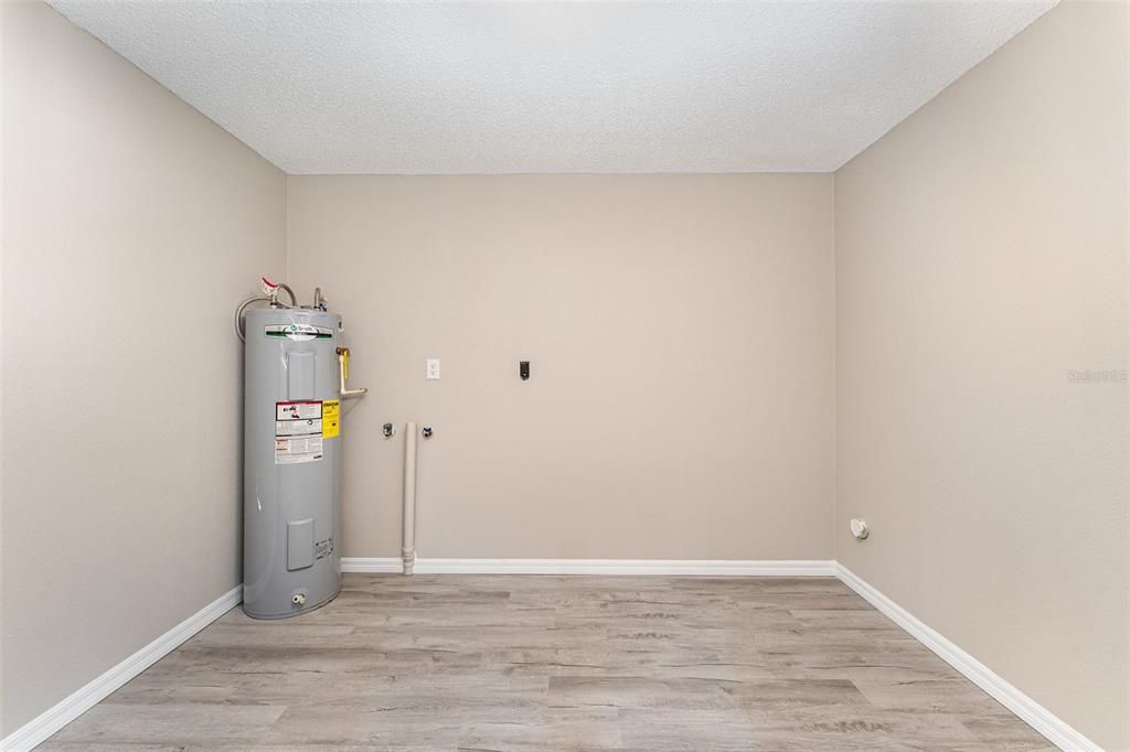 待售: $350,000 (3 贝兹, 2 浴室, 1600 平方英尺)