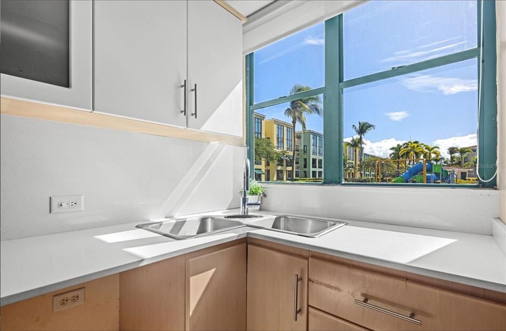 Active With Contract: $329,000 (3 beds, 2 baths, 1168 Square Feet)