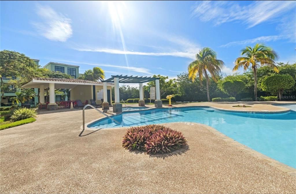 Active With Contract: $329,000 (3 beds, 2 baths, 1168 Square Feet)