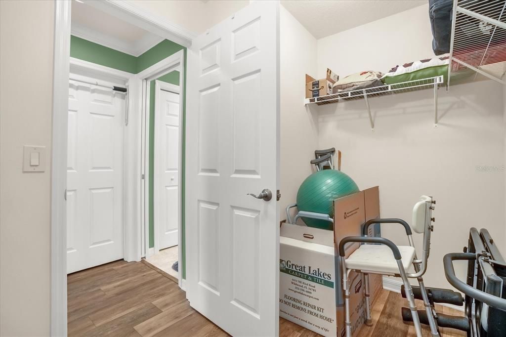 合同活跃: $405,000 (3 贝兹, 2 浴室, 1758 平方英尺)