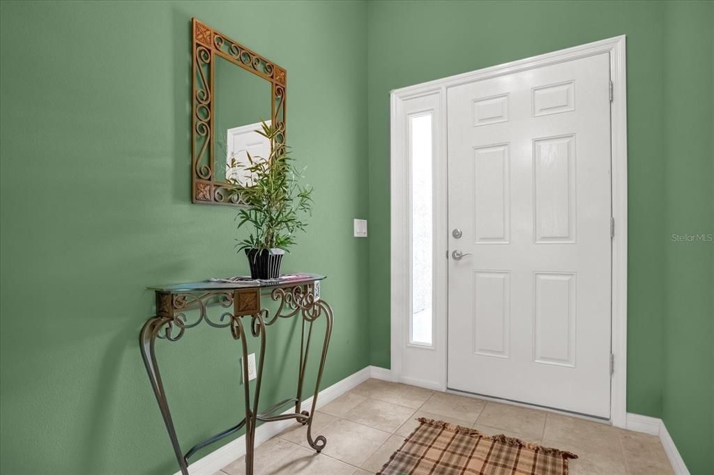 合同活跃: $405,000 (3 贝兹, 2 浴室, 1758 平方英尺)