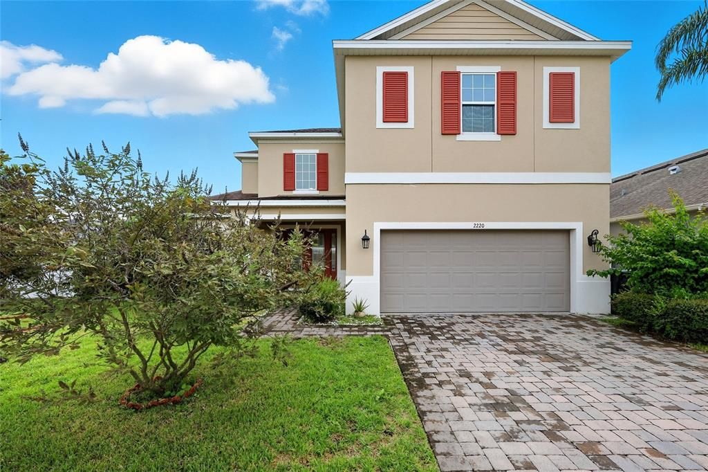 Activo con contrato: $650,000 (4 camas, 3 baños, 3282 Pies cuadrados)