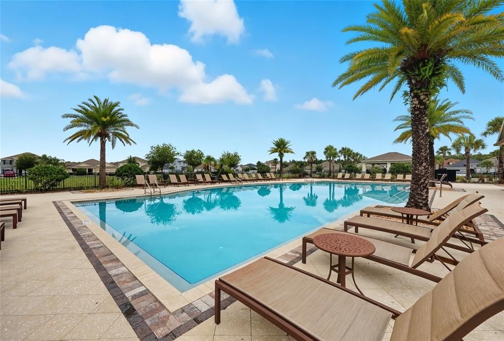 Activo con contrato: $650,000 (4 camas, 3 baños, 3282 Pies cuadrados)