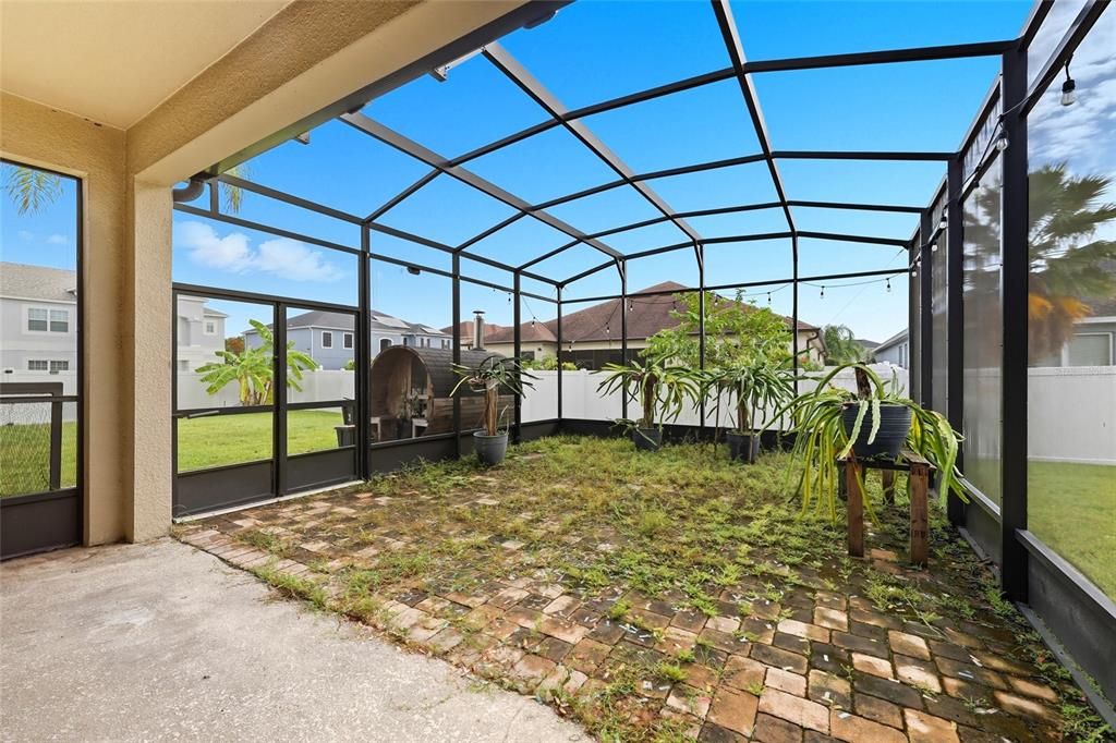 Activo con contrato: $650,000 (4 camas, 3 baños, 3282 Pies cuadrados)