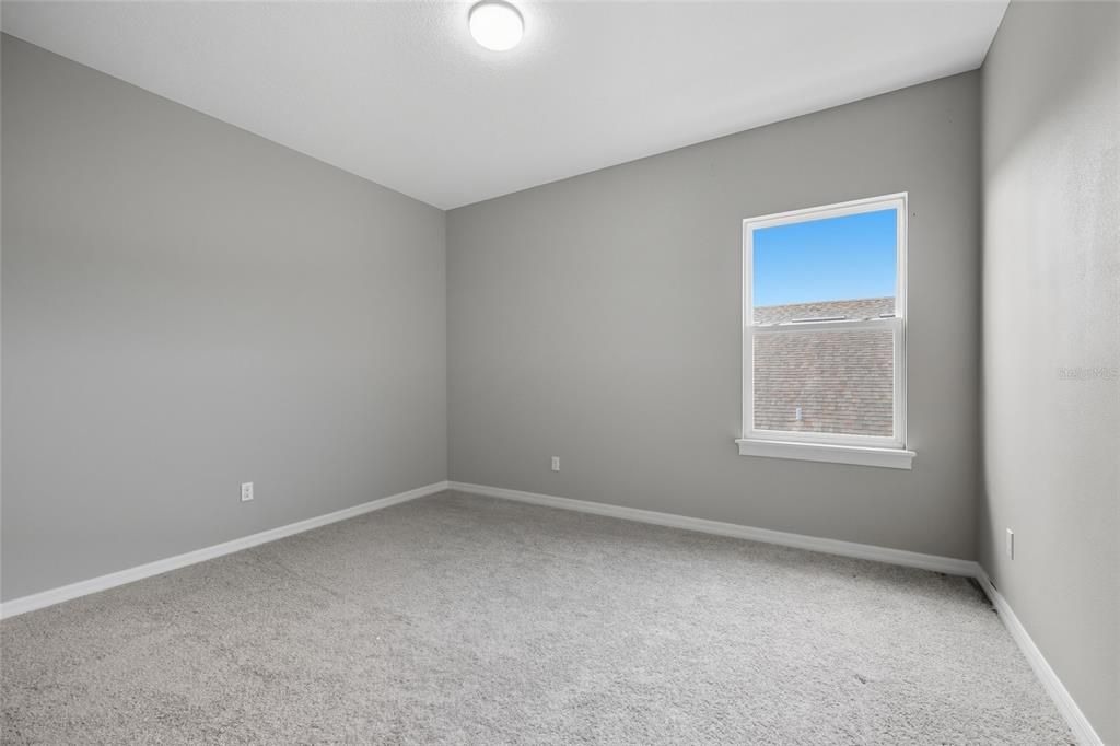 Activo con contrato: $650,000 (4 camas, 3 baños, 3282 Pies cuadrados)