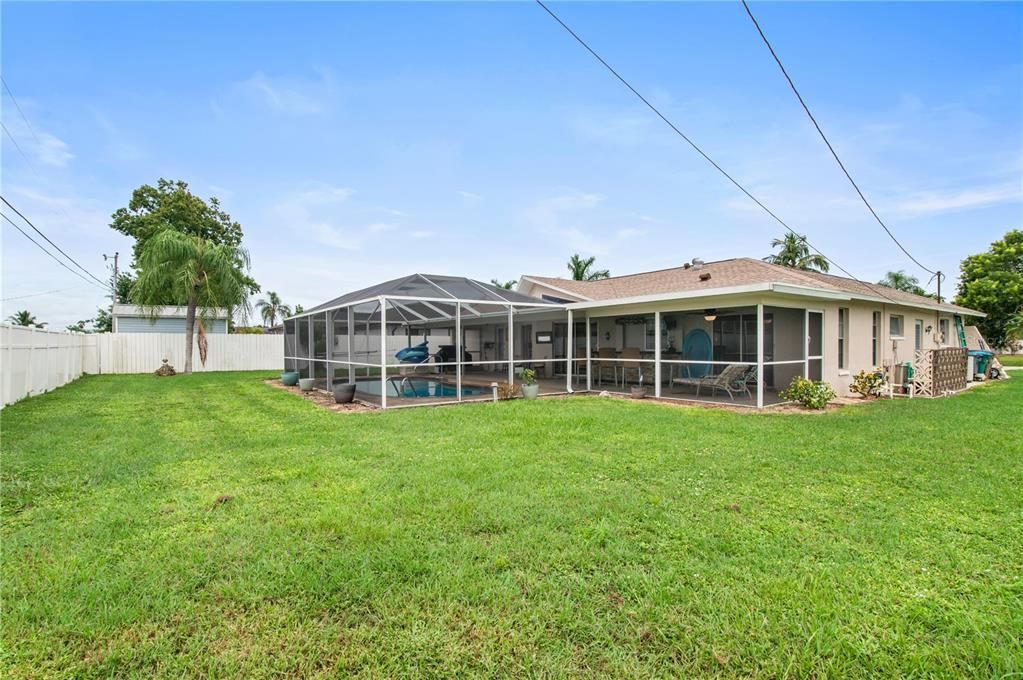 合同活跃: $298,000 (3 贝兹, 2 浴室, 1477 平方英尺)