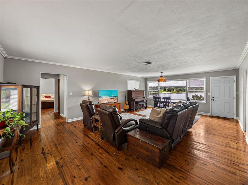 На продажу: $649,000 (3 спален, 2 ванн, 1461 Квадратных фут)