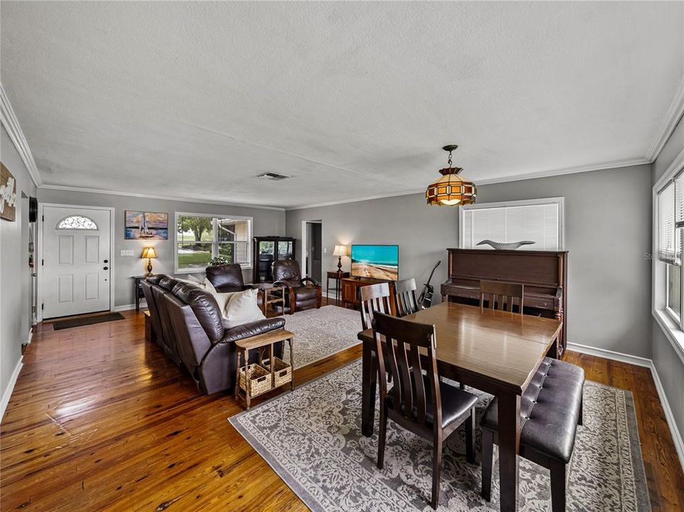 На продажу: $649,000 (3 спален, 2 ванн, 1461 Квадратных фут)