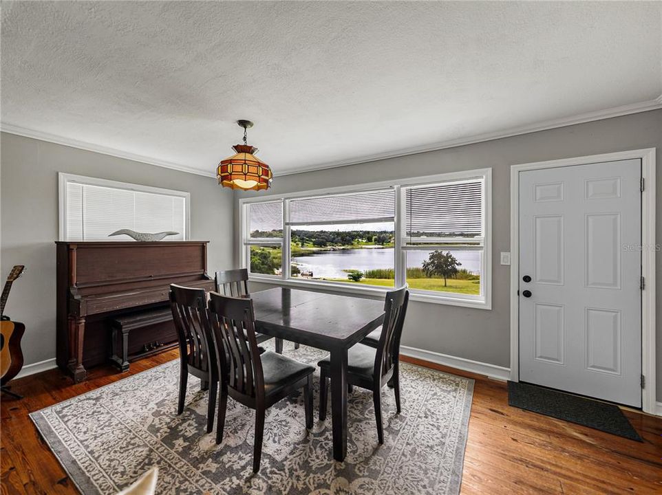 На продажу: $649,000 (3 спален, 2 ванн, 1461 Квадратных фут)