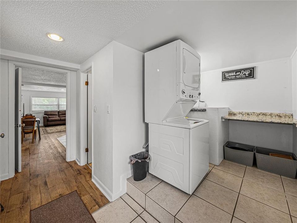 На продажу: $649,000 (3 спален, 2 ванн, 1461 Квадратных фут)