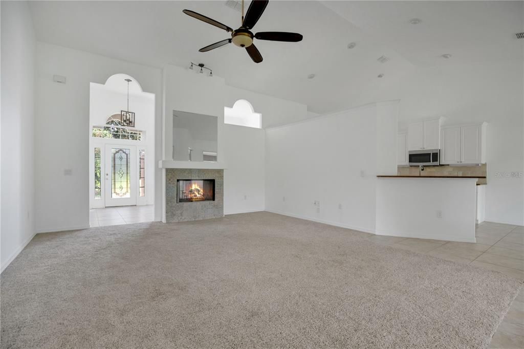 合同活跃: $395,000 (4 贝兹, 2 浴室, 2397 平方英尺)