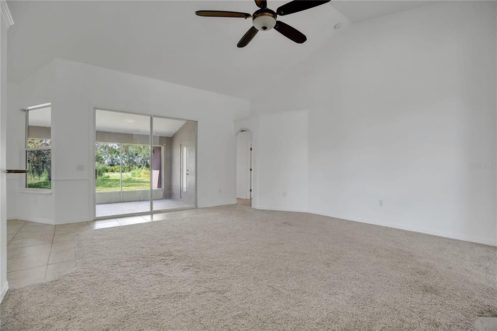 合同活跃: $395,000 (4 贝兹, 2 浴室, 2397 平方英尺)