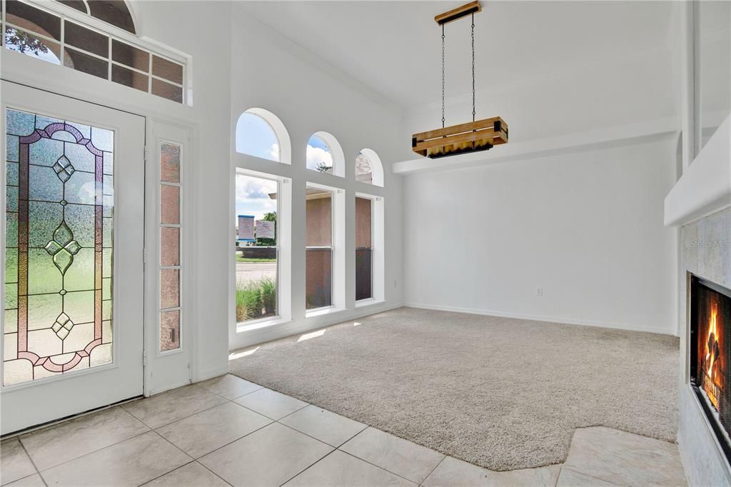 合同活跃: $395,000 (4 贝兹, 2 浴室, 2397 平方英尺)