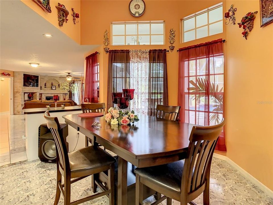 待售: $850,000 (4 贝兹, 3 浴室, 4641 平方英尺)