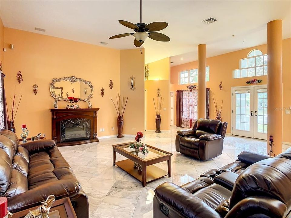 待售: $850,000 (4 贝兹, 3 浴室, 4641 平方英尺)