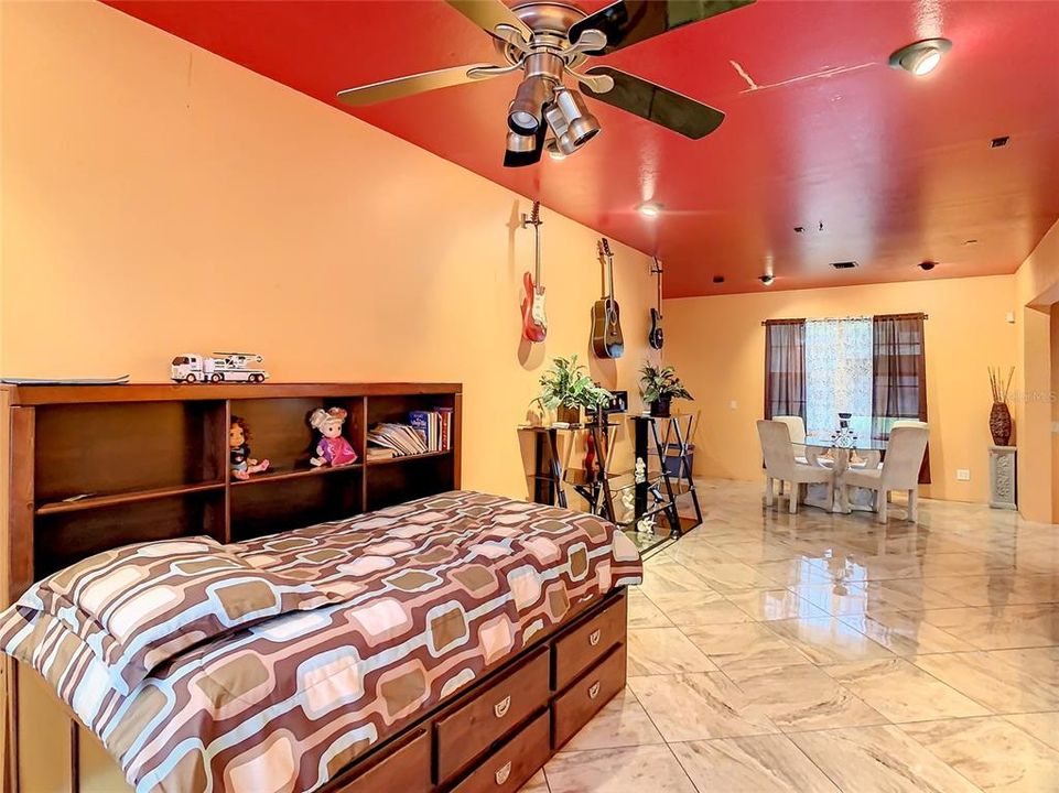 待售: $850,000 (4 贝兹, 3 浴室, 4641 平方英尺)