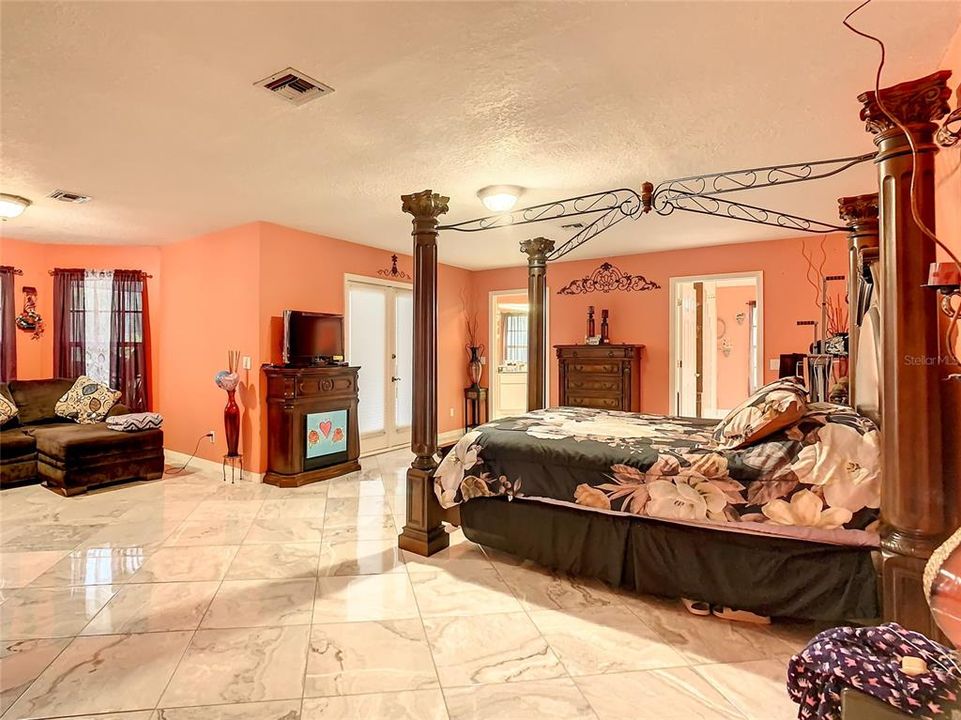 待售: $850,000 (4 贝兹, 3 浴室, 4641 平方英尺)