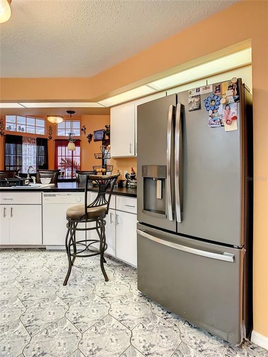 待售: $850,000 (4 贝兹, 3 浴室, 4641 平方英尺)