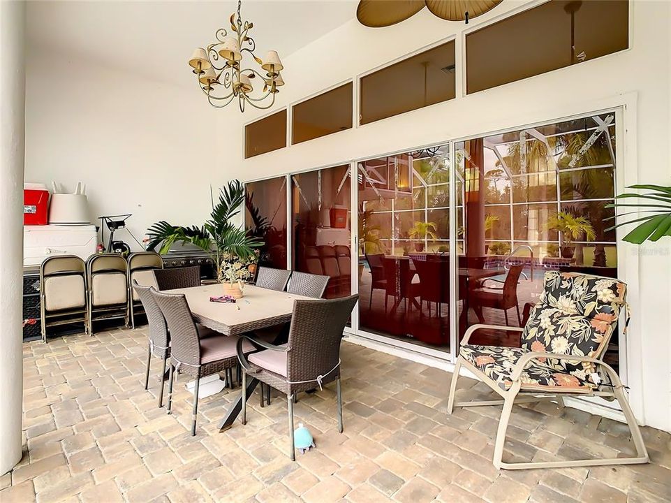 待售: $850,000 (4 贝兹, 3 浴室, 4641 平方英尺)