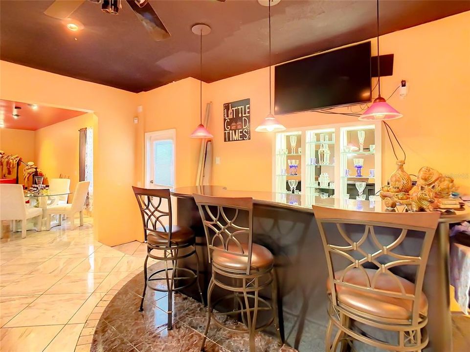 待售: $850,000 (4 贝兹, 3 浴室, 4641 平方英尺)