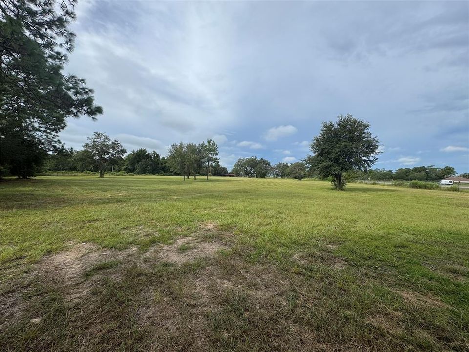 En Venta: $400,000 (5.64 acres)