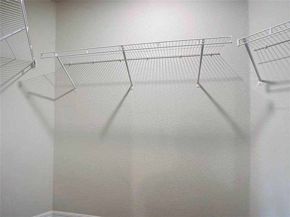 合同活跃: $422,400 (4 贝兹, 0 浴室, 2104 平方英尺)