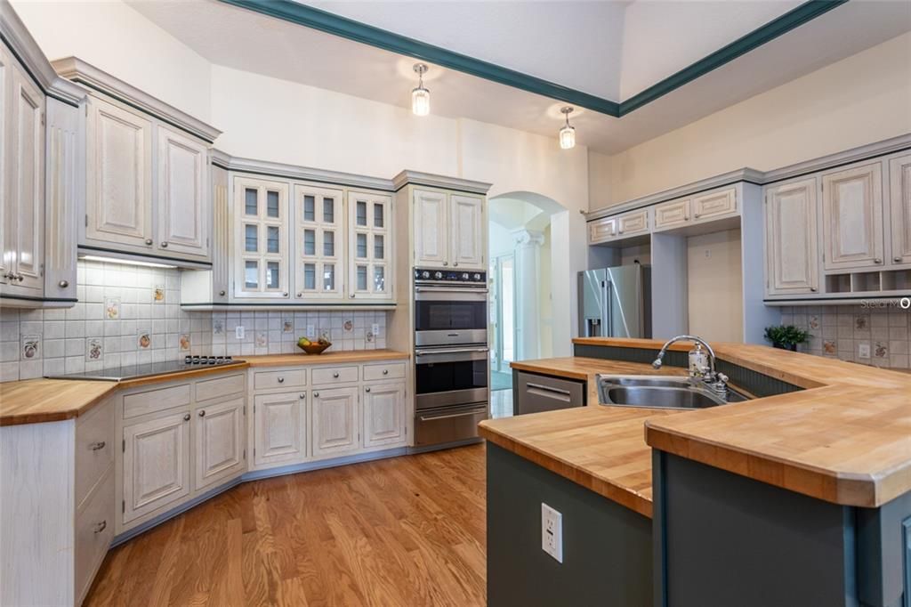 待售: $2,000,000 (3 贝兹, 3 浴室, 3476 平方英尺)